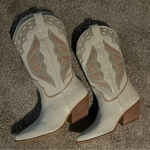 NWT Steve Madden Cowboy Boots